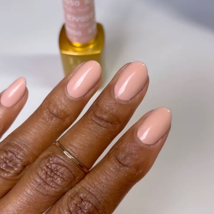 DND Diva #50 Pinky Nude – nail swatch 2