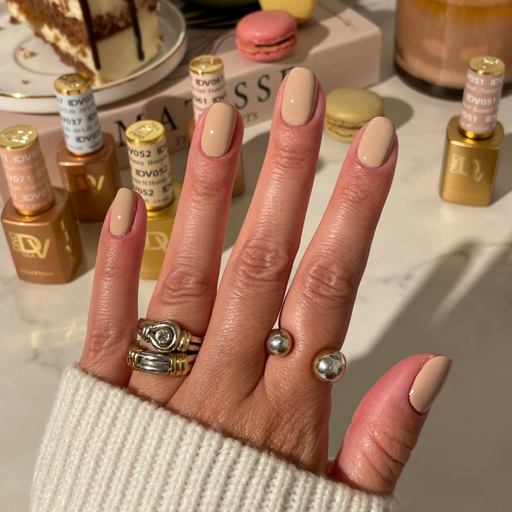 DND Diva #51 Toasted – nail swatch