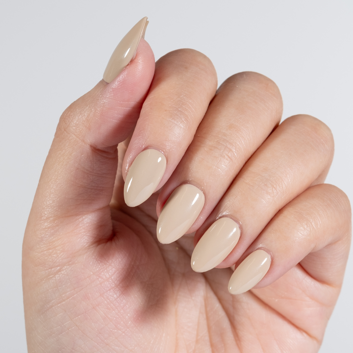 DND Diva #53 Snatched – nail swatch 2