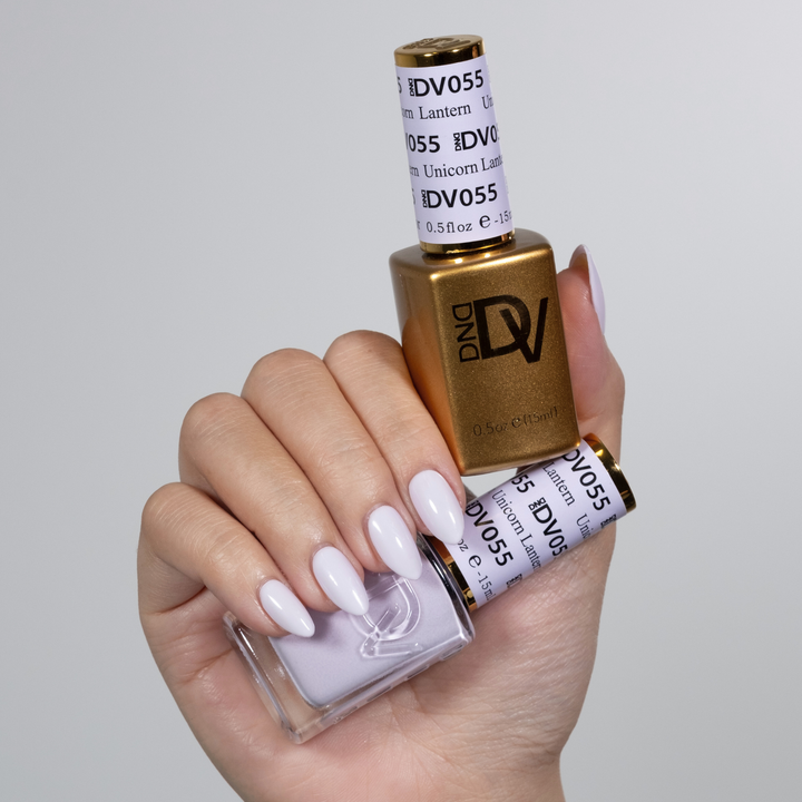 DND Diva #55 Unicorn Lantern – nail swatch 4