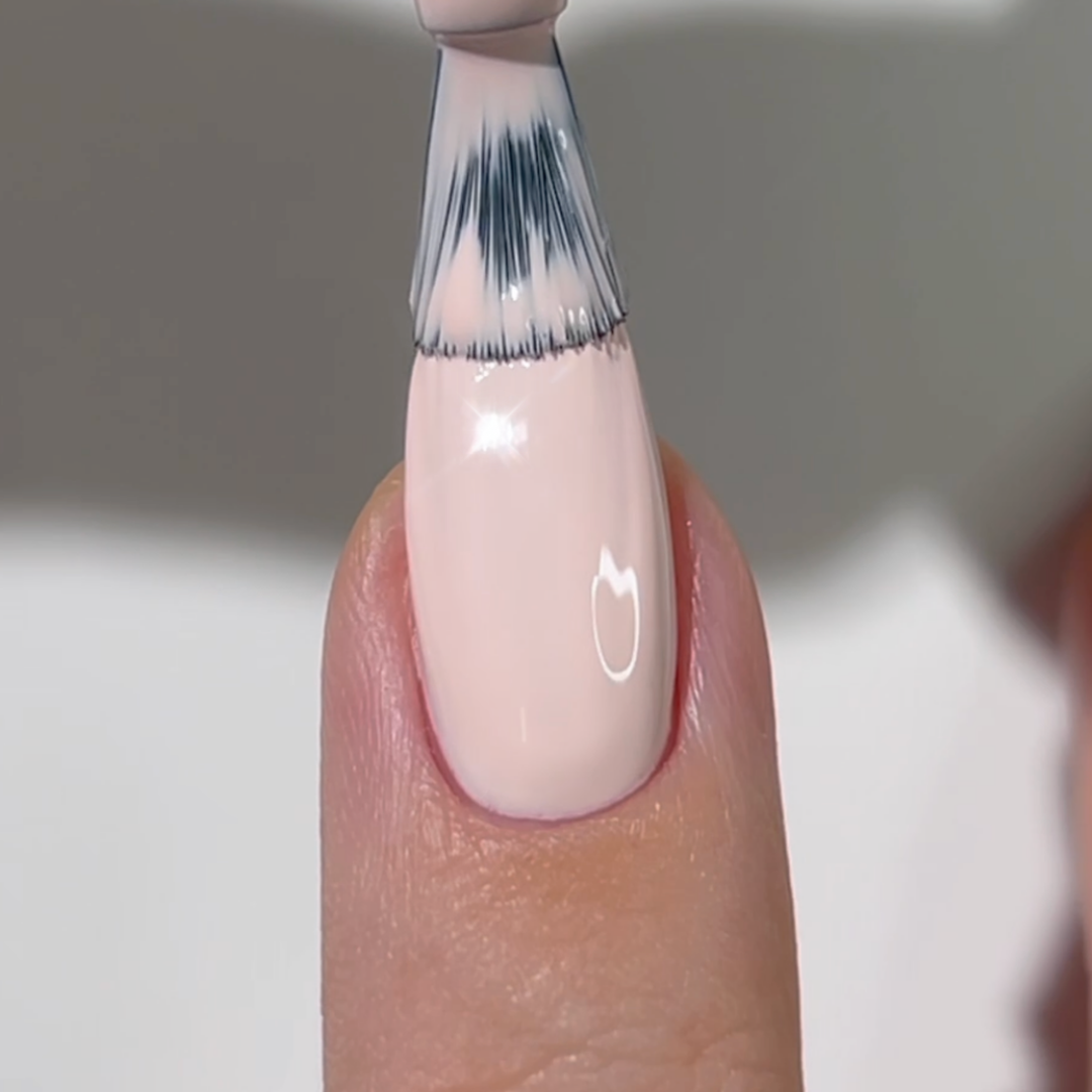 DND Diva #60 Timeless Tea – nail swatch