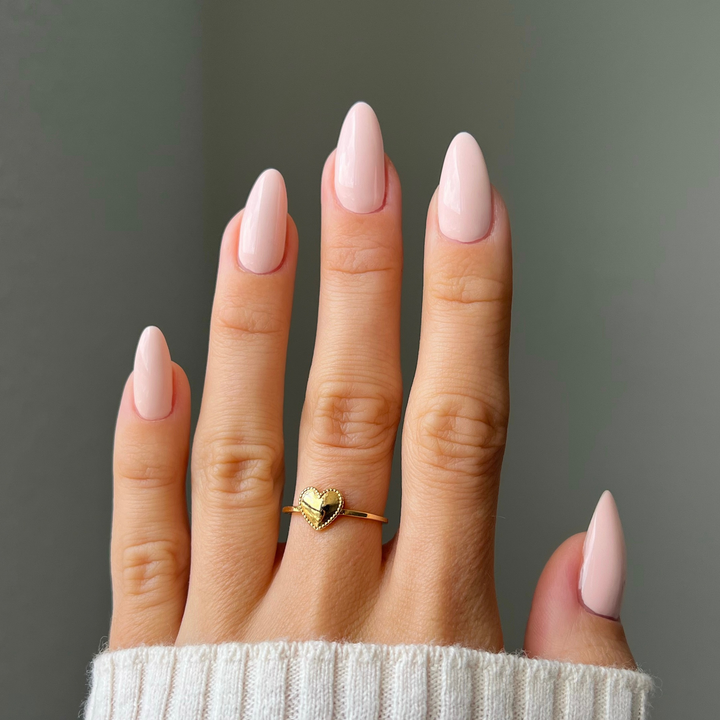 DND Diva #61 French Girl – nail swatch 3