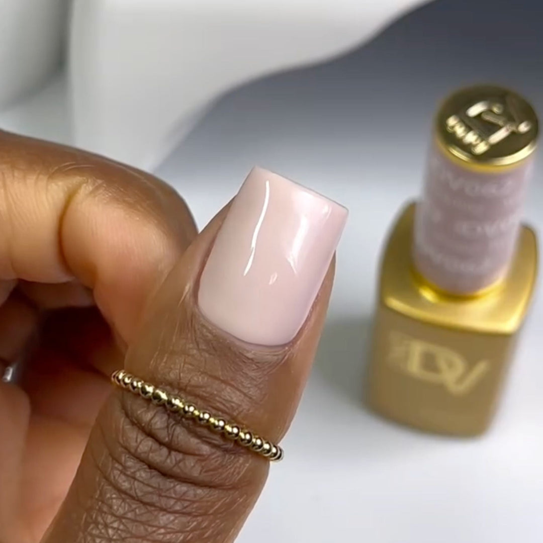 DND Diva #62 Winter Wedding – nail swatch 2