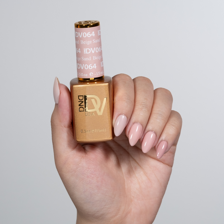DND Diva #64 Beige Sand – nail swatch