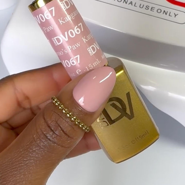 DND Diva #67 Kangaroo's Paw – nail swatch