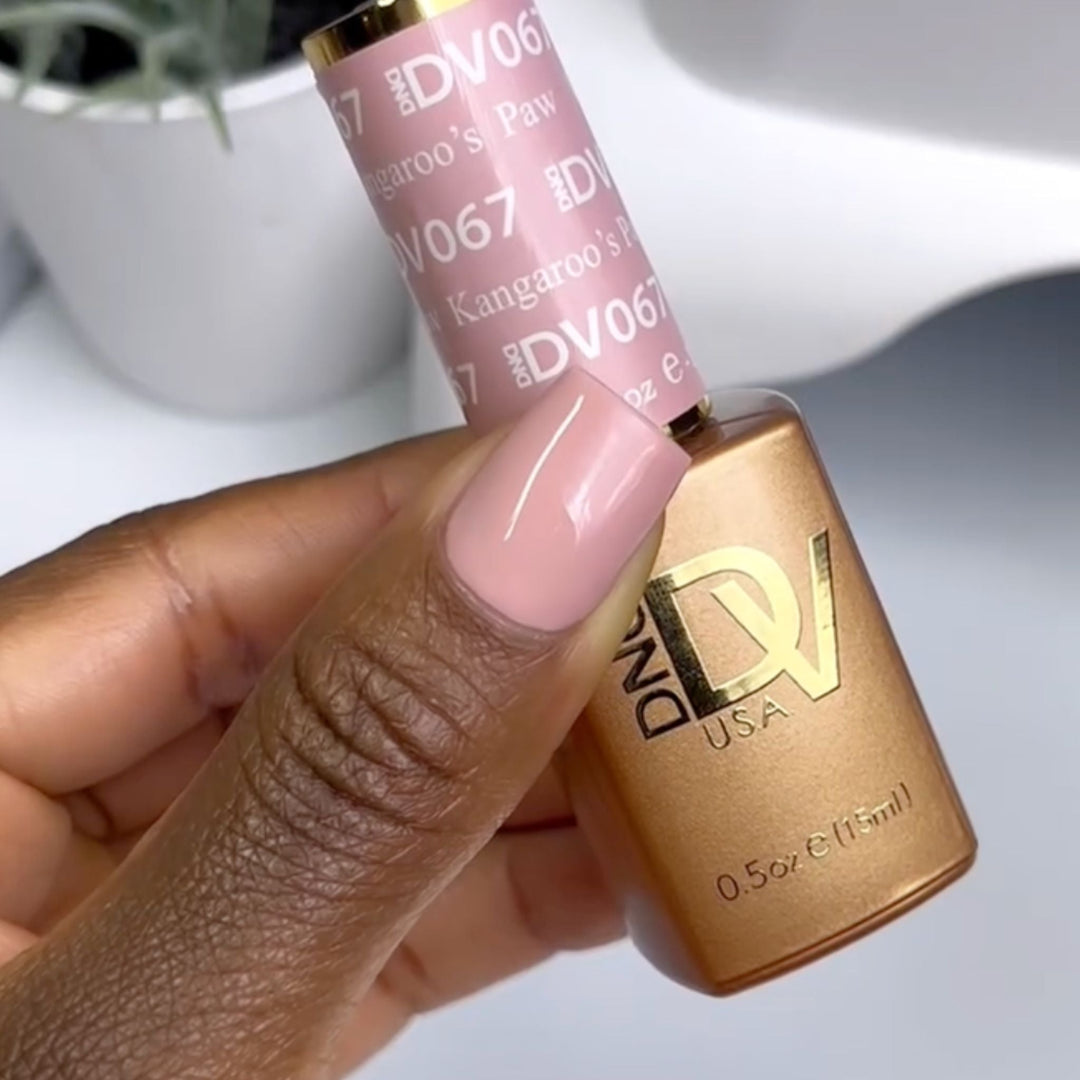 DND Diva #67 Kangaroo's Paw – nail swatch 2