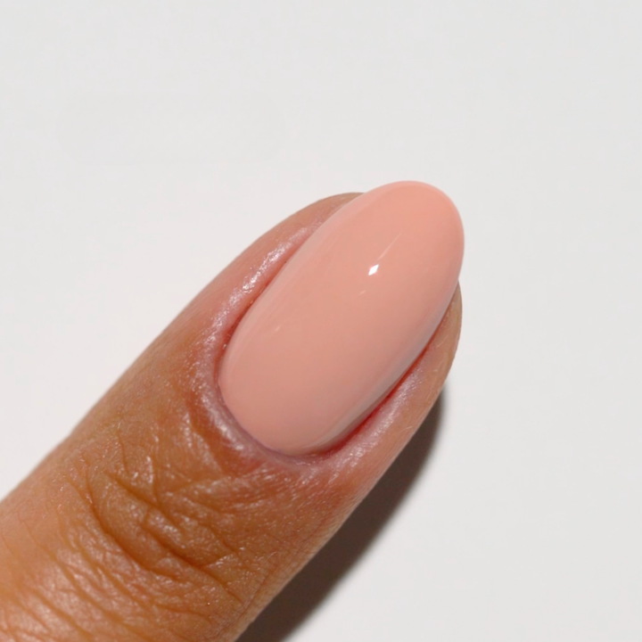 DND Diva #70 Nude Glamour – nail swatch