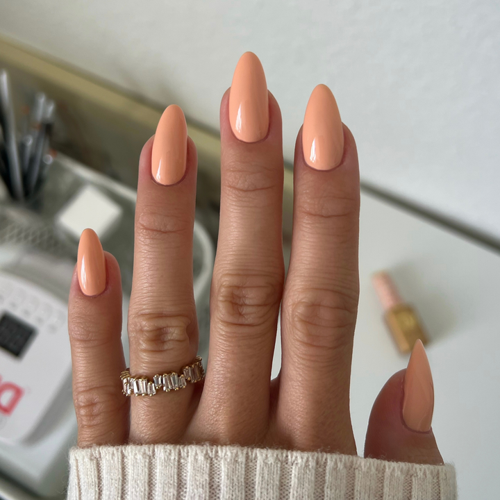 DND Diva #71 Toasted Apricot – nail swatch 3