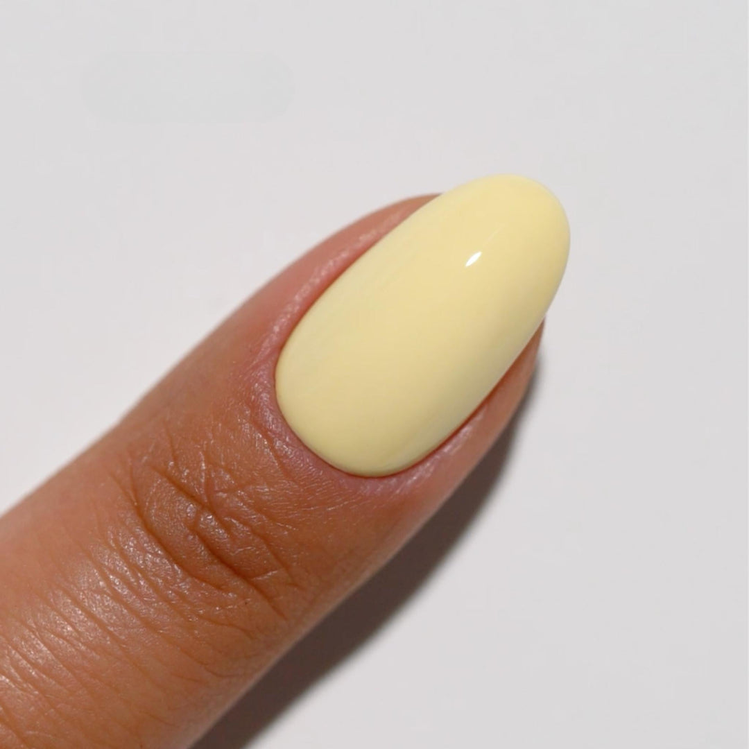 DND Diva #82 Sunny Delight – nail swatch 4