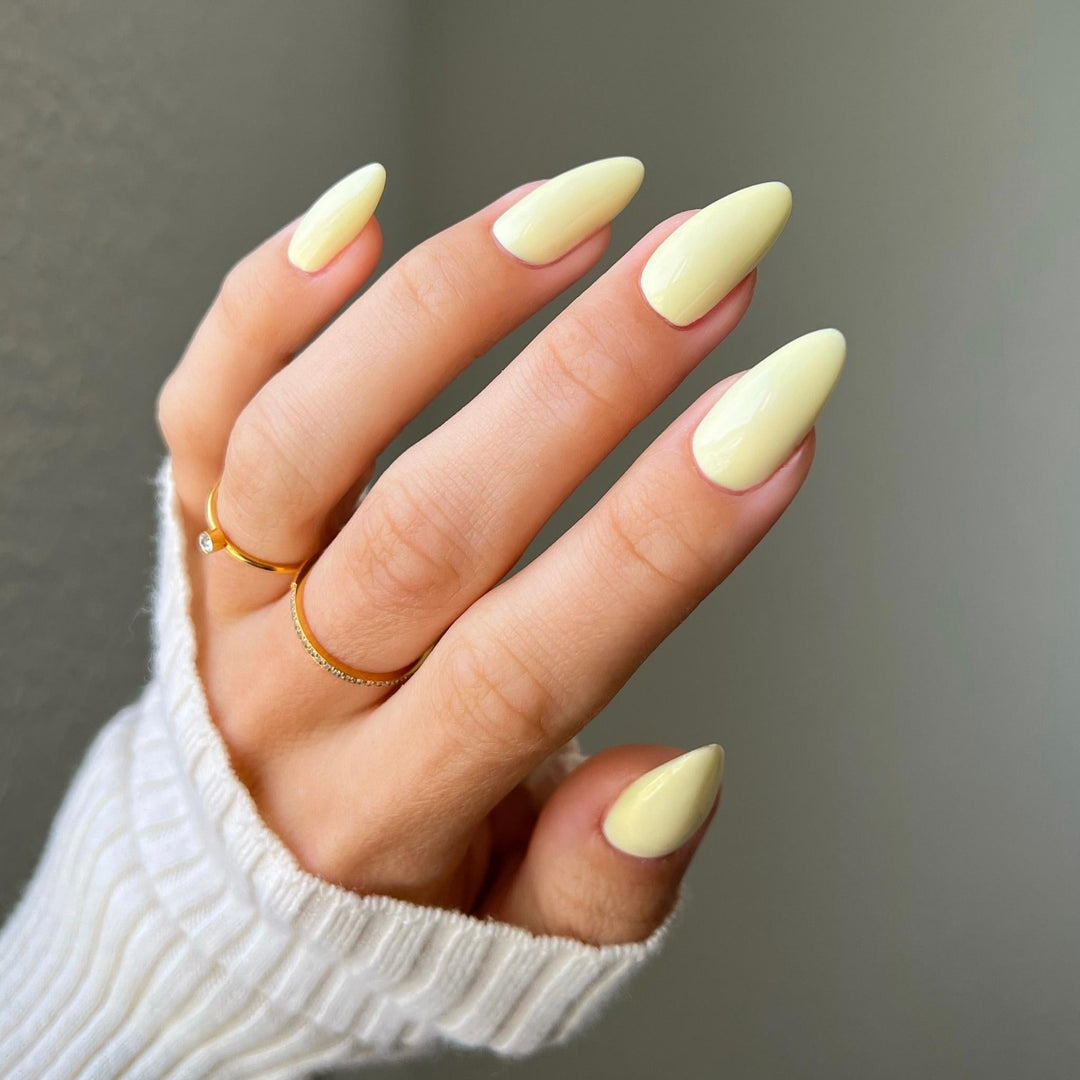 DND Diva #83 Lemon Sorbet – nail swatch 5