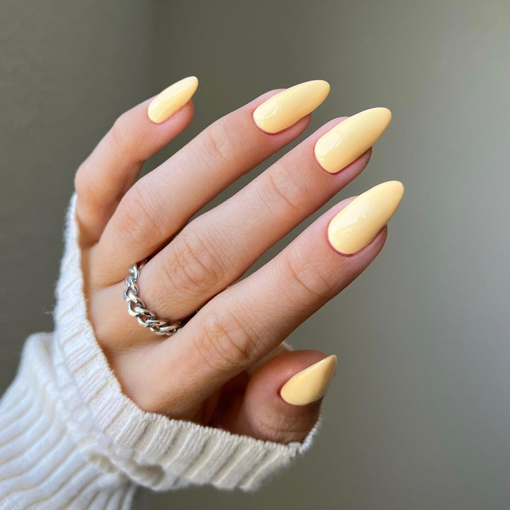 DND Diva #86 Plz Durian – nail swatch 3