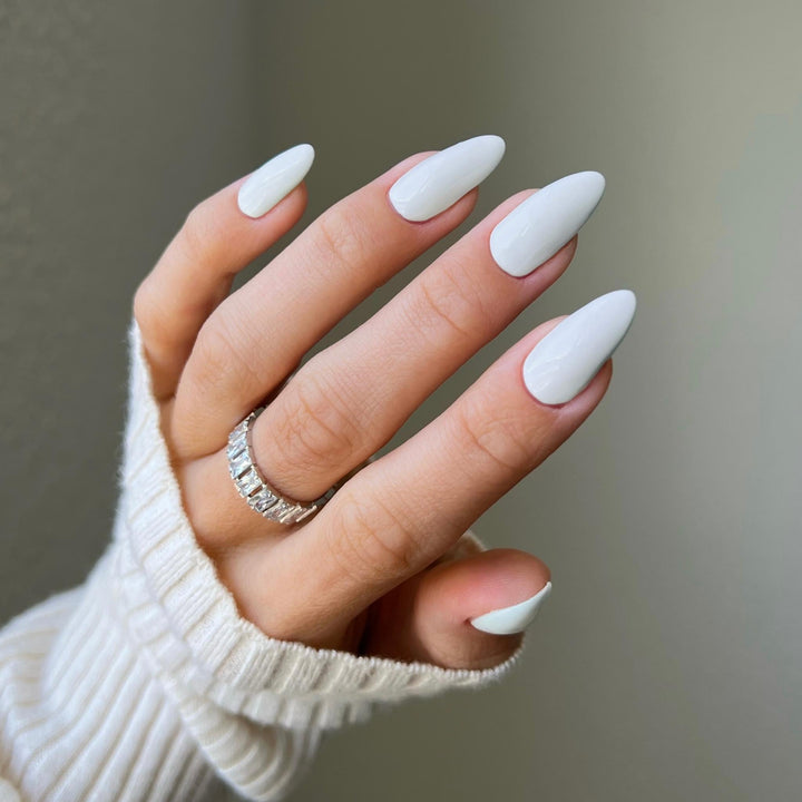 DND Diva #92 Glass Looking – nail swatch 4