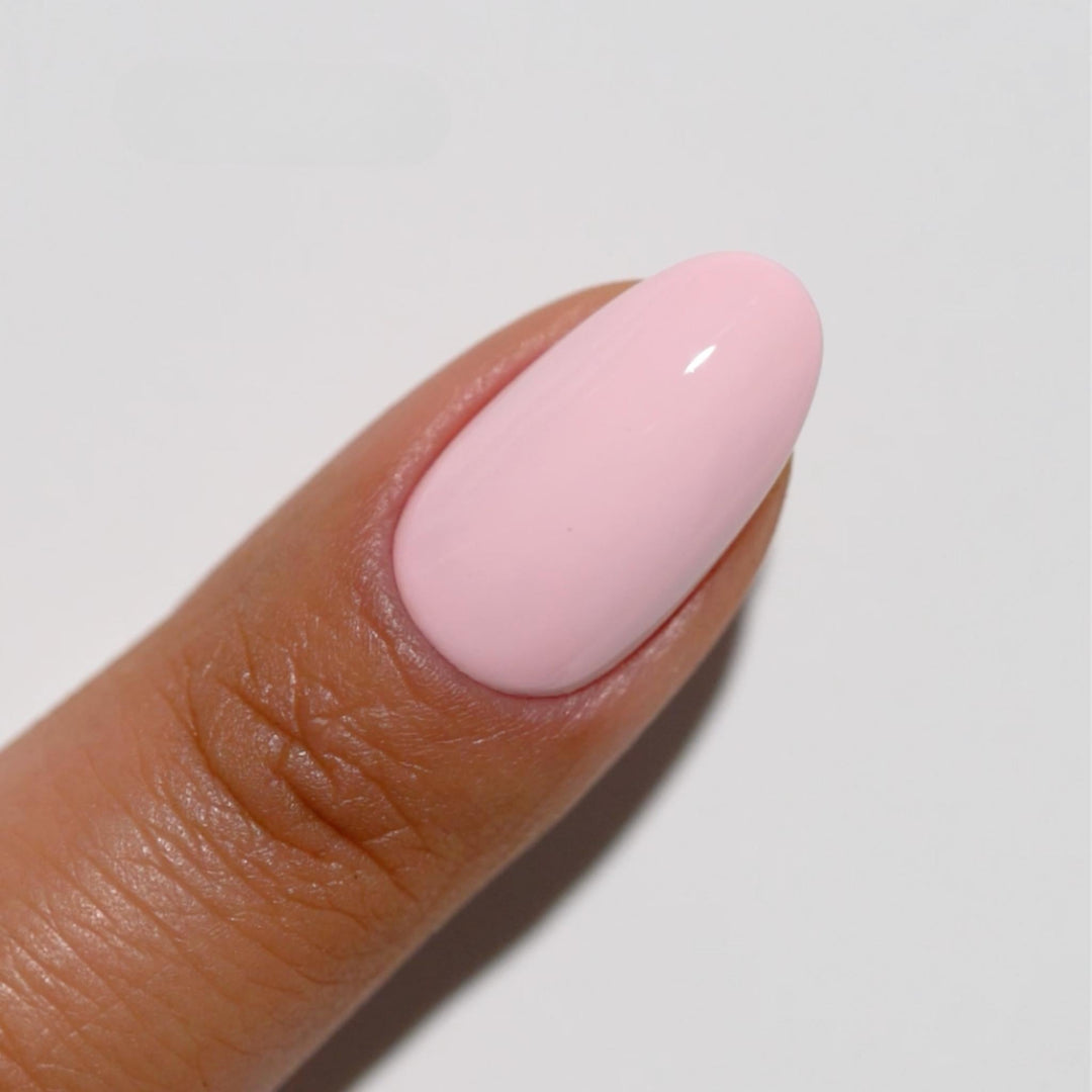 DND Diva #98 Wanna Kiss? – nail swatch