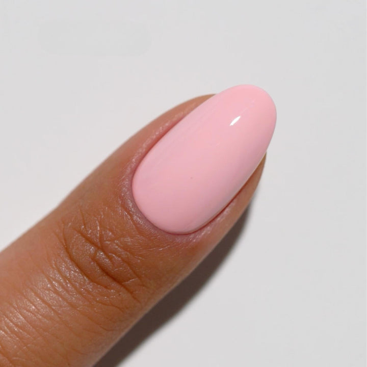DND Diva #99 Blush Blossom – nail swatch