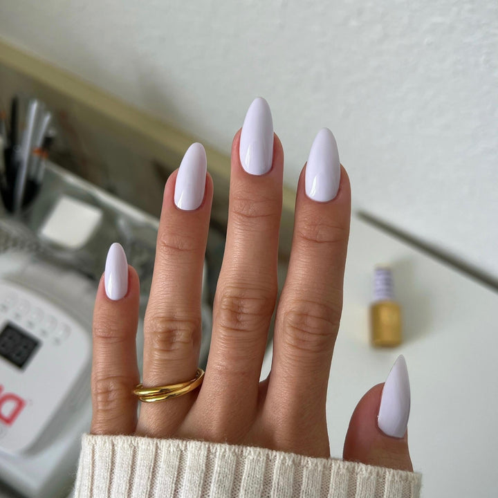 DND Diva #101 Cotton Candy Lilac – nail swatch 3