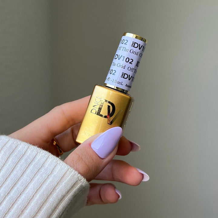 DND Diva #102 Off The Grid – nail swatch 3
