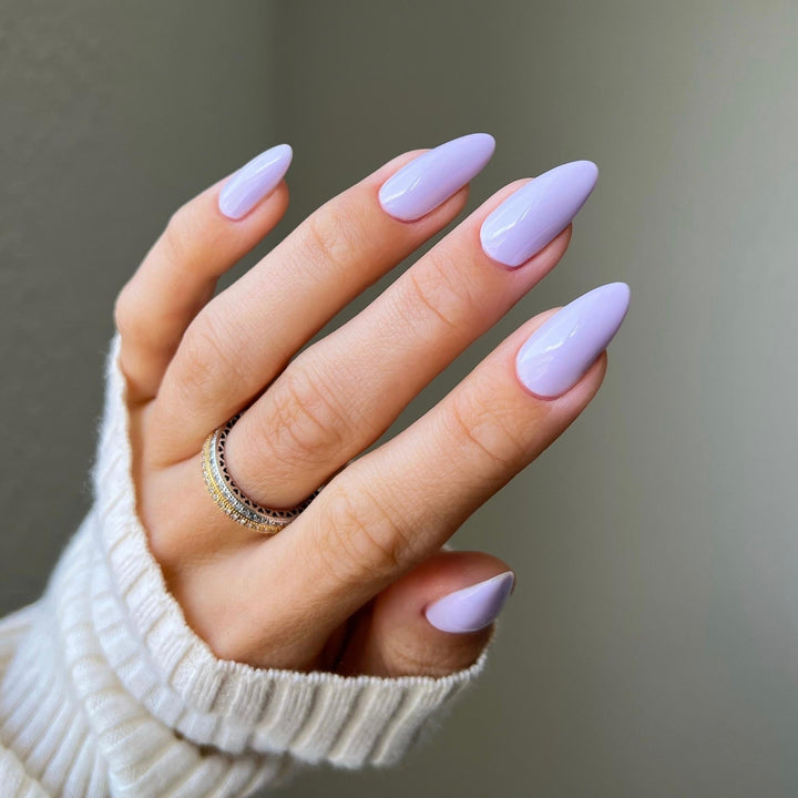 DND Diva #103 Lavender Dainty – nail swatch 2