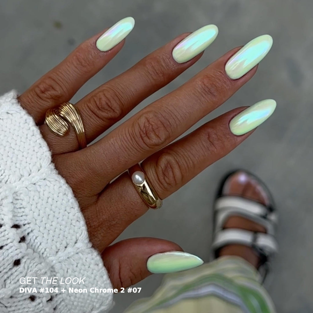 DND Diva #104 Marshmallow Peppermint – nail swatch 5