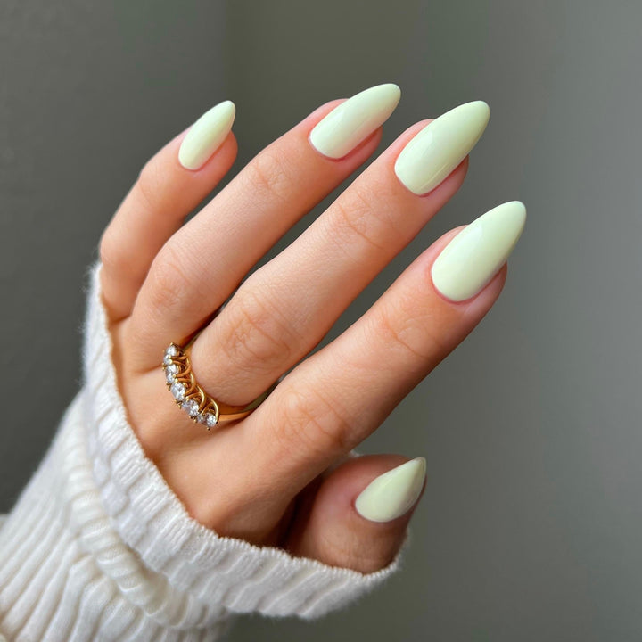 DND Diva #105 Pastel Pear – nail swatch 2
