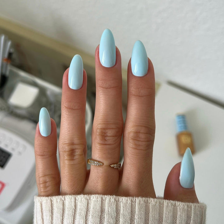DND Diva #108 Lather Me Up – nail swatch 2
