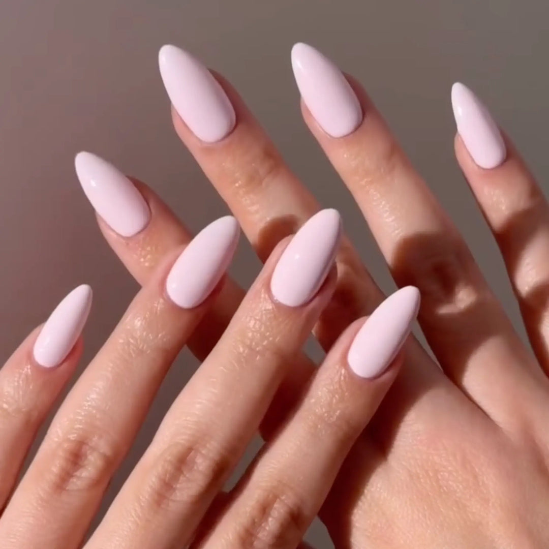 DND Diva #110 Little Miss Pointe – nail swatch 4