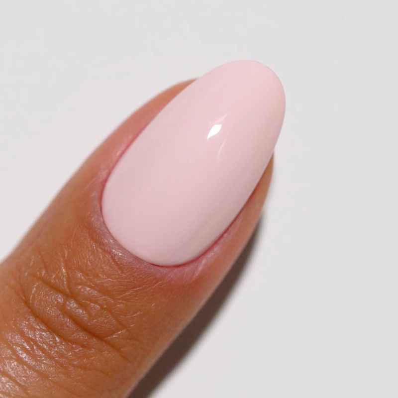 DND Diva #115 Pale Blush – nail swatch