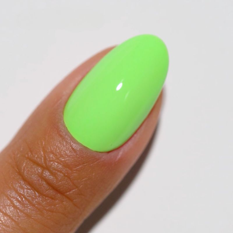 DND Diva #119 Dew Green – nail swatch