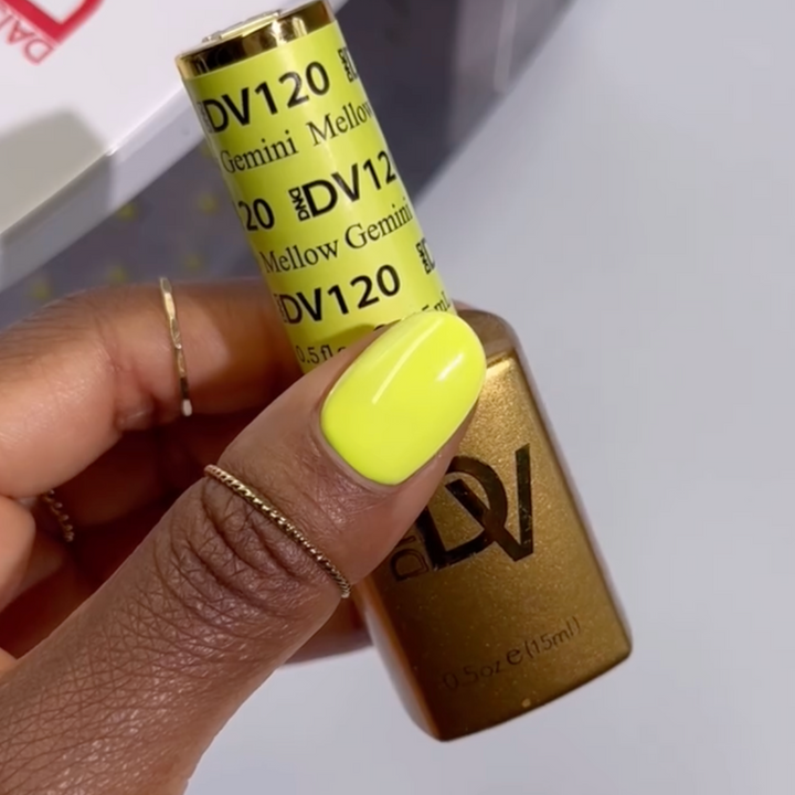 DND Diva #120 Mellow Gemini – nail swatch 2