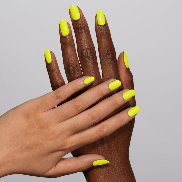 DND Diva #124 Canary Crush – nail swatch