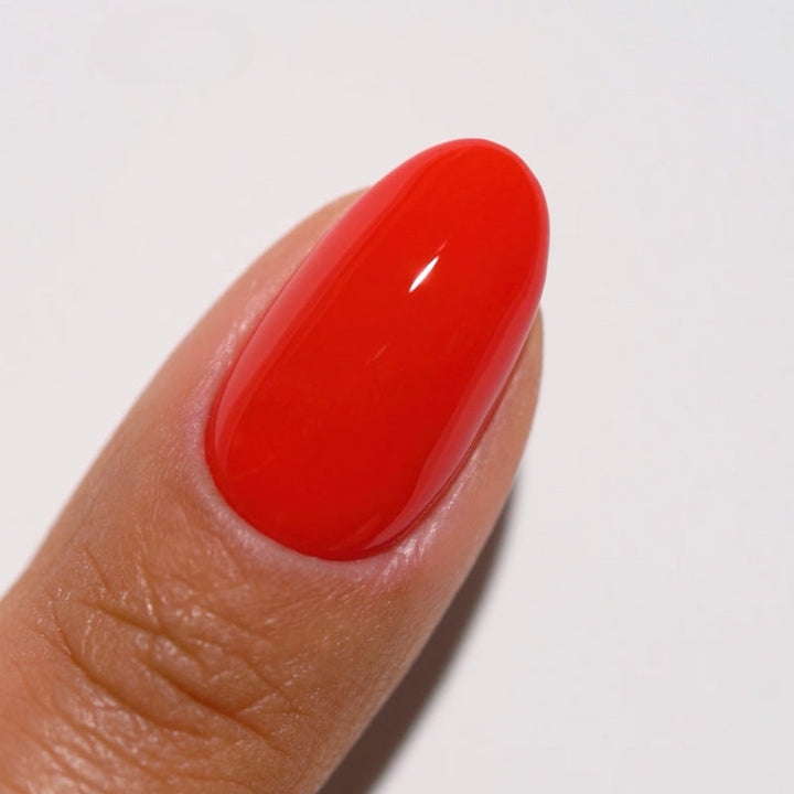 DND Diva #160 Red – nail swatch 4