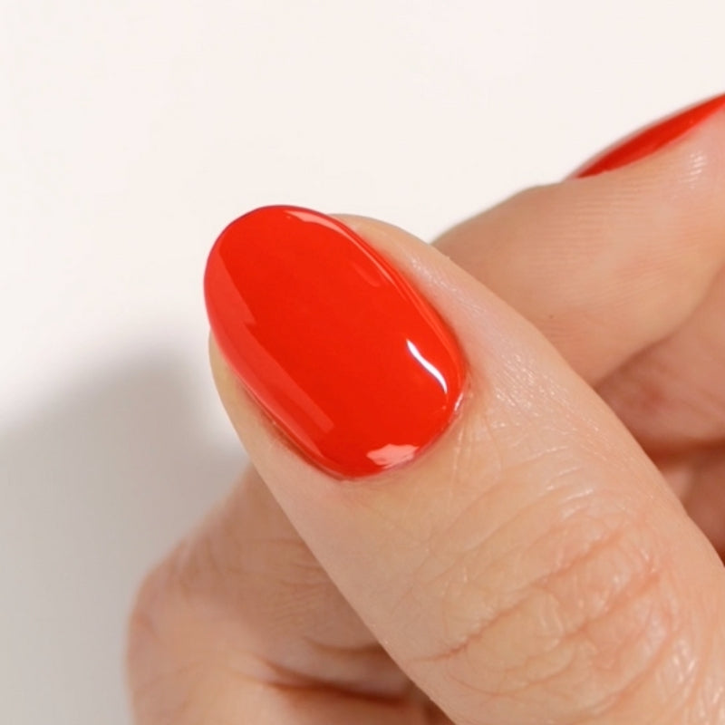 DND Diva #160 Red – nail swatch 3