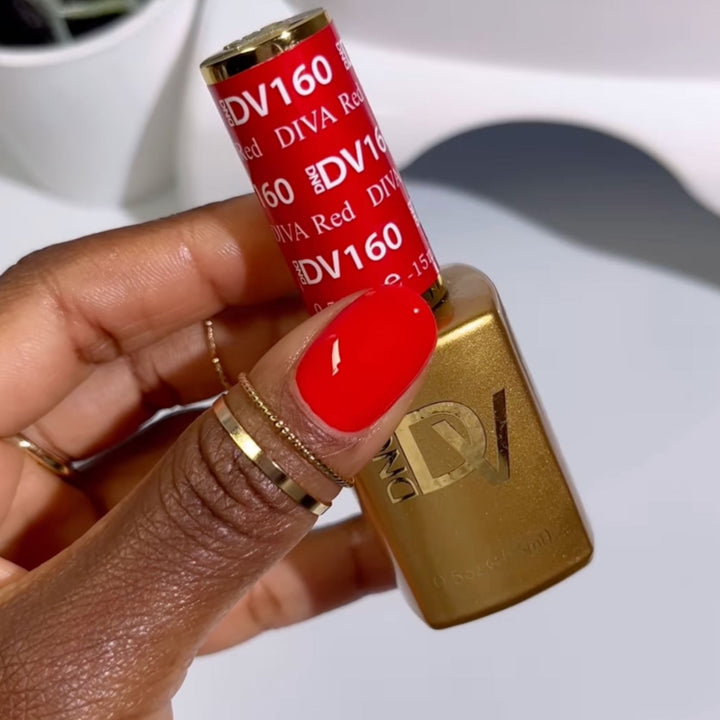DND Diva #160 Red – nail swatch 5