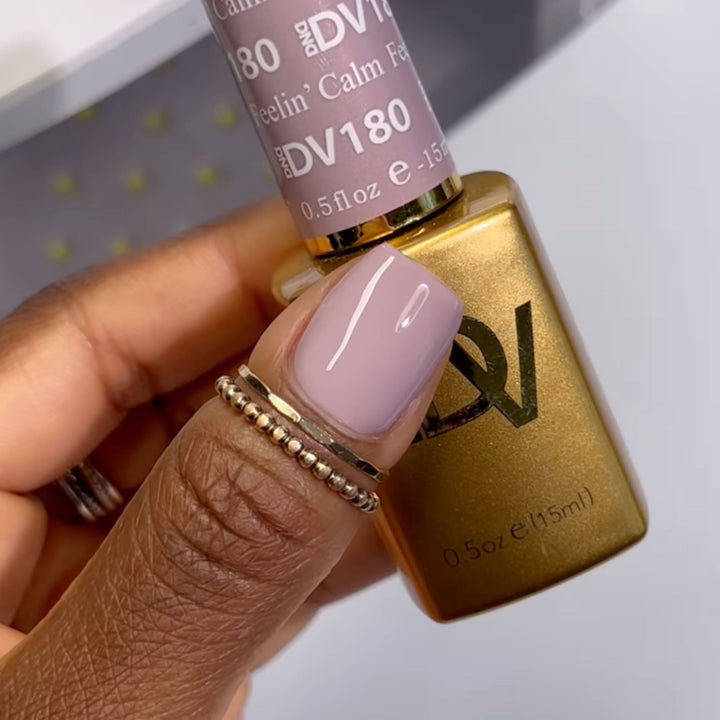DND Diva #180 Feelin' Calm – nail swatch