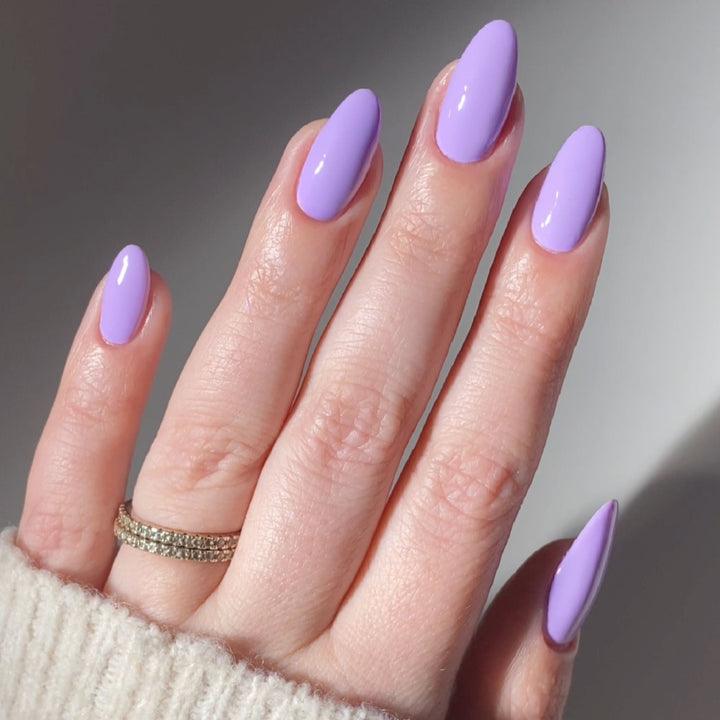 DND Diva #194 Clique Bait – nail swatch 3