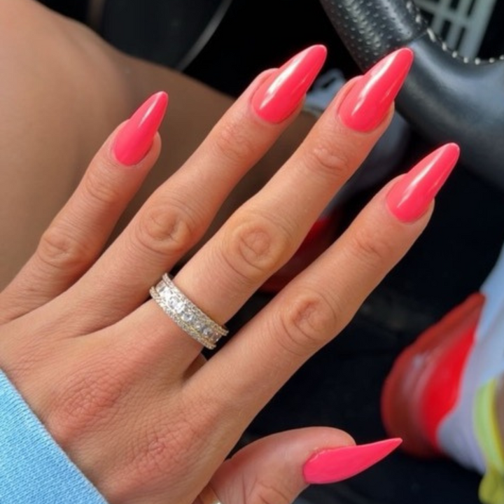 DND Diva #213 Juicy Fruit – nail swatch 2