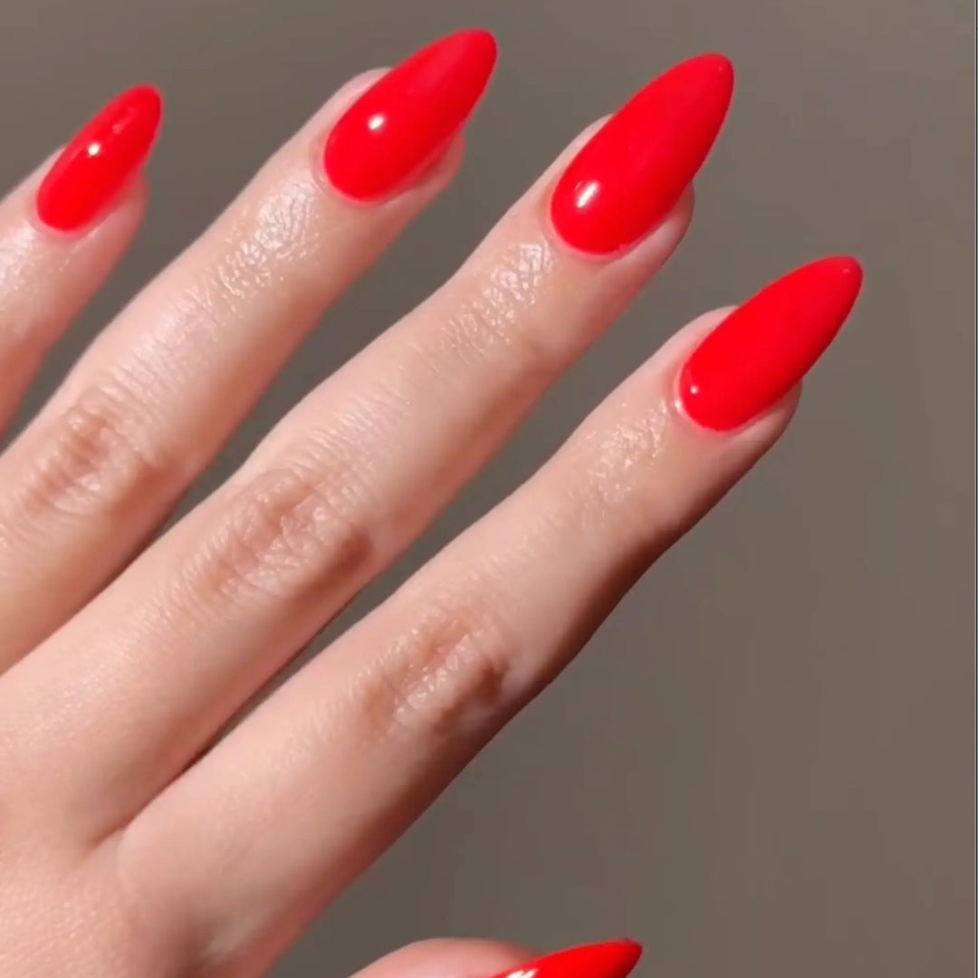 DND Diva #236 Heart Eyes 4 U – nail swatch 5