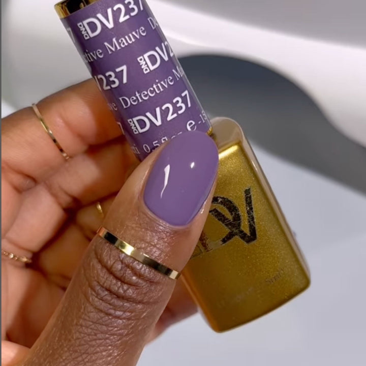DND Diva #237 Detective Mauve – nail swatch 2