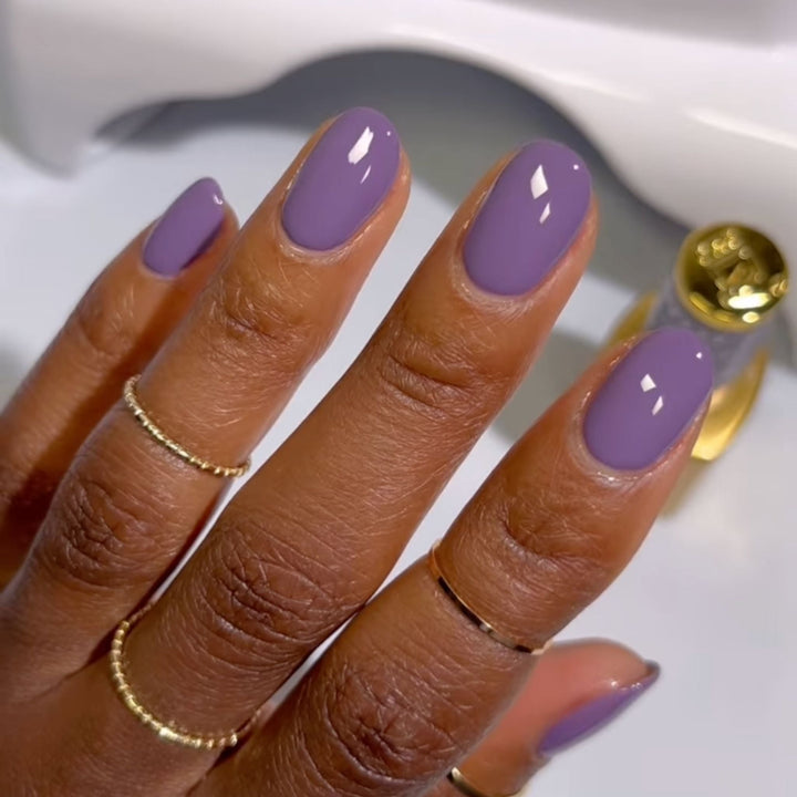 DND Diva #237 Detective Mauve – nail swatch 3