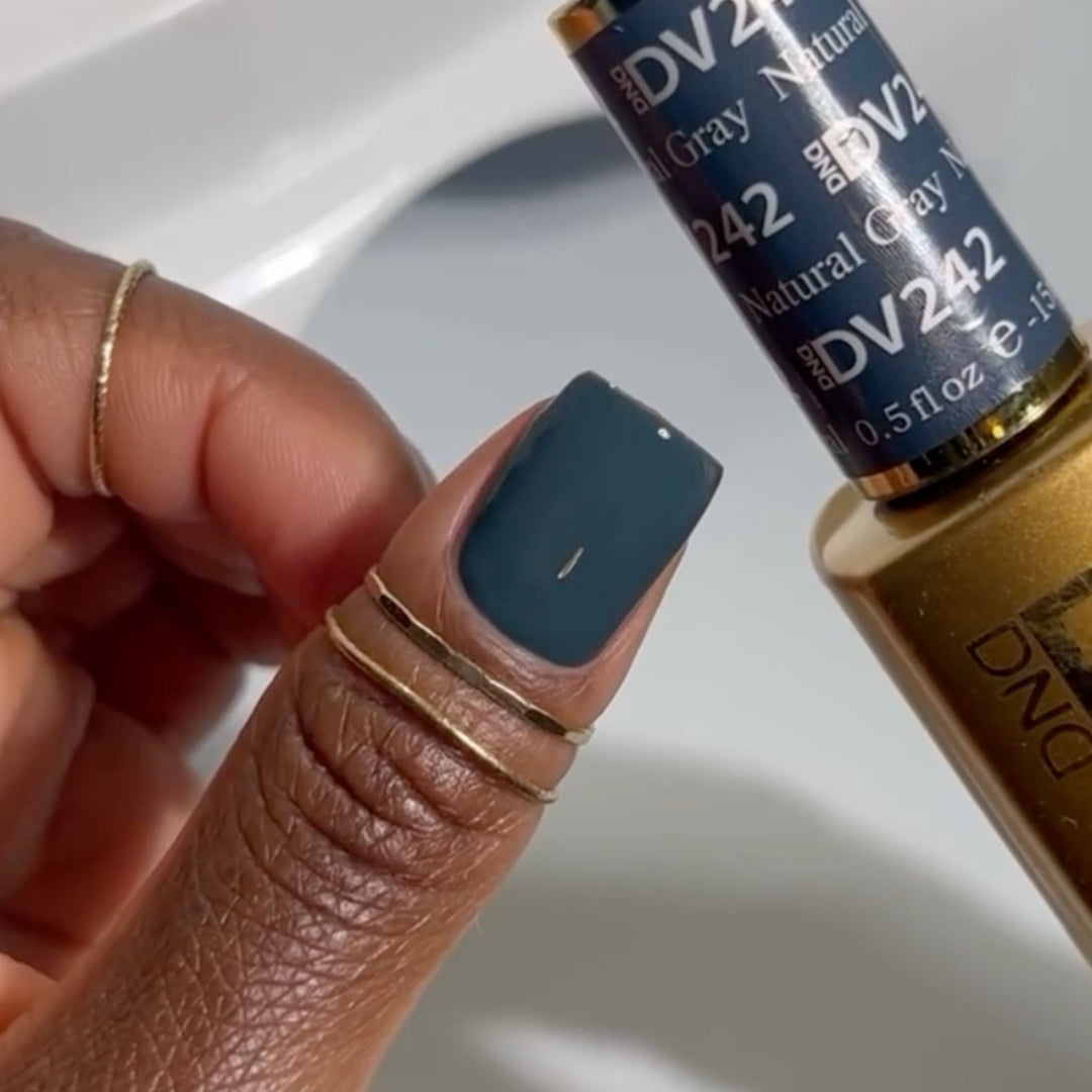DND Diva #242 Nautical Gray – nail swatch 4