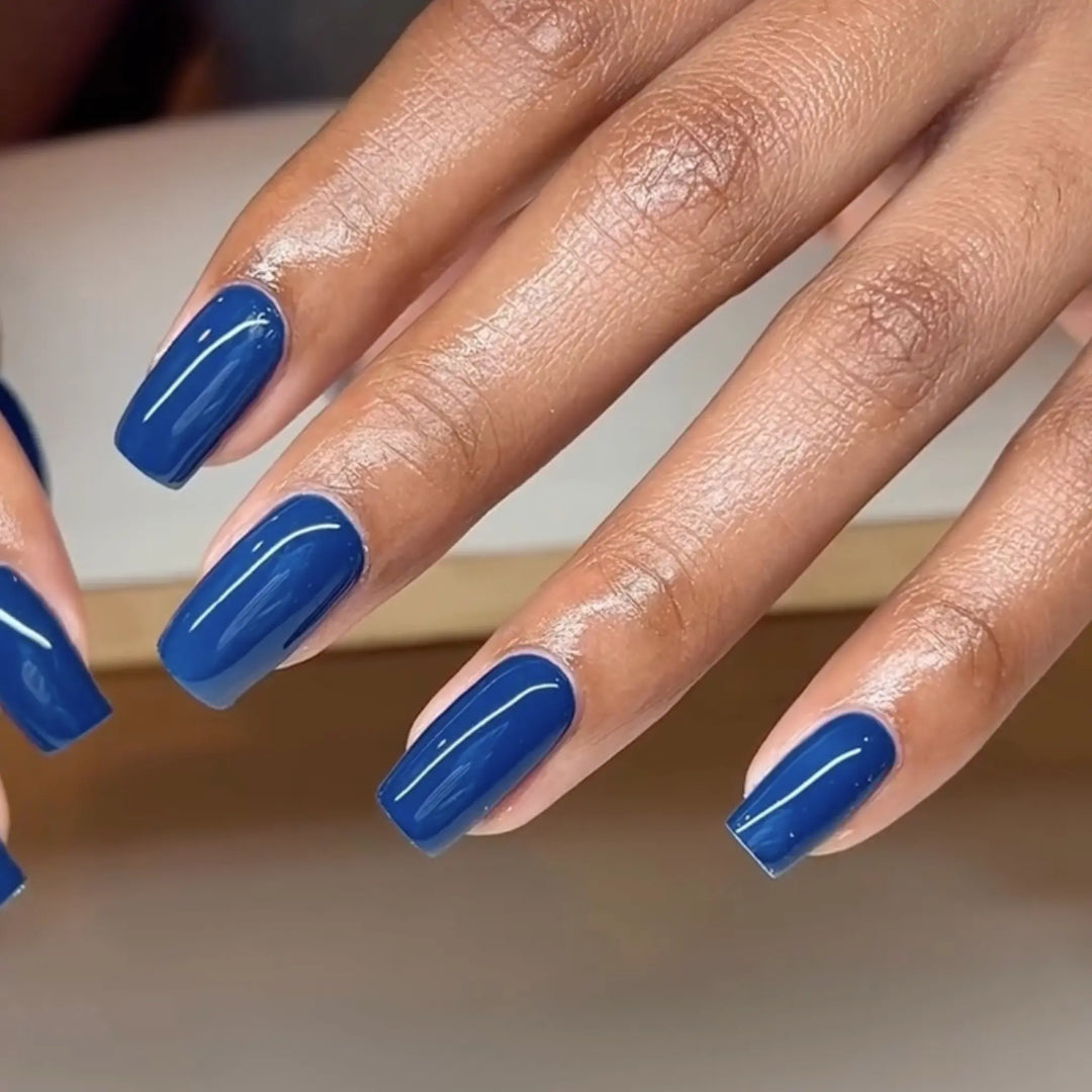 DND Diva #246 Blue Lagoon – nail swatch 6