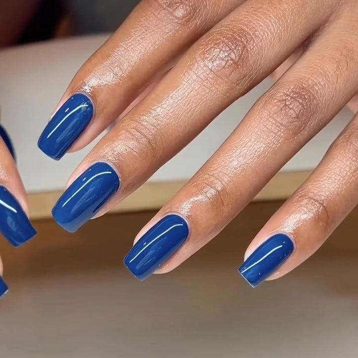 DND Diva #246 Blue Lagoon – nail swatch 6