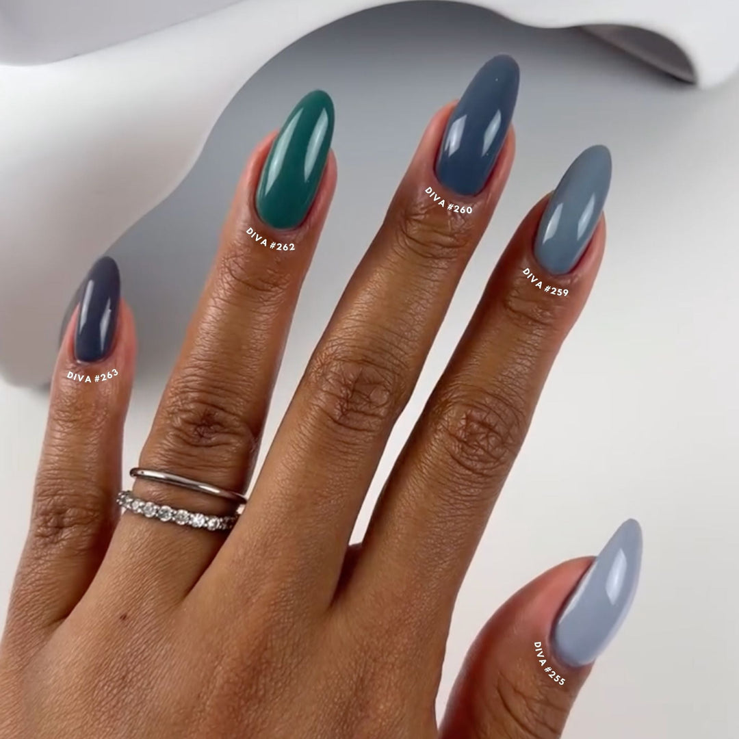 DND Diva #262 Seafoam Serenade – nail swatch 7