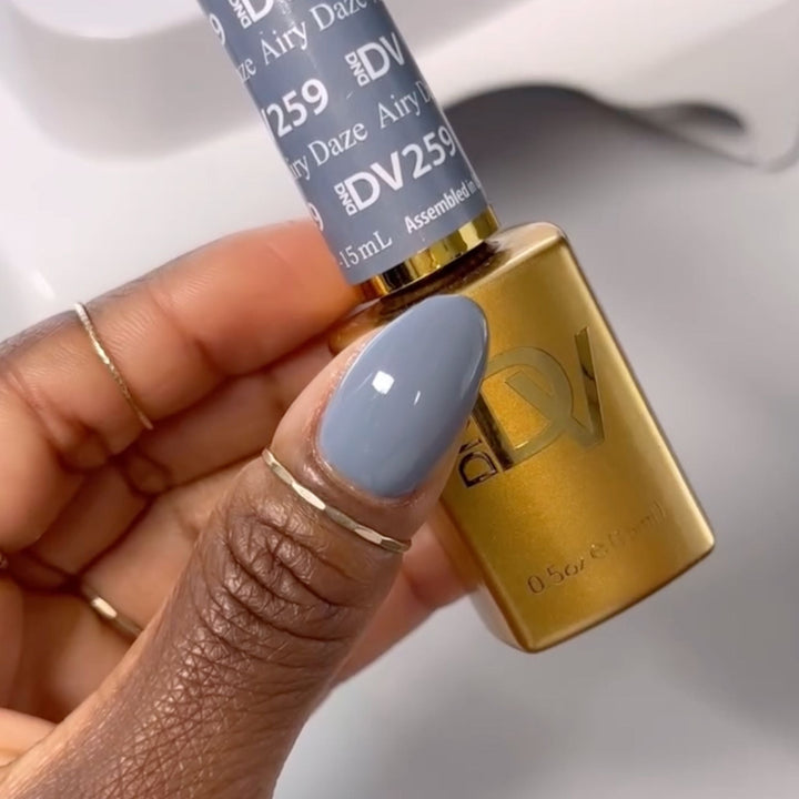 DND Diva #259 Airy Daze – nail swatch