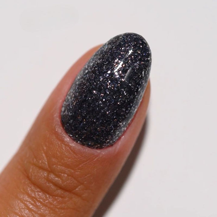 DND Diva #27 Bulletproof – nail swatch