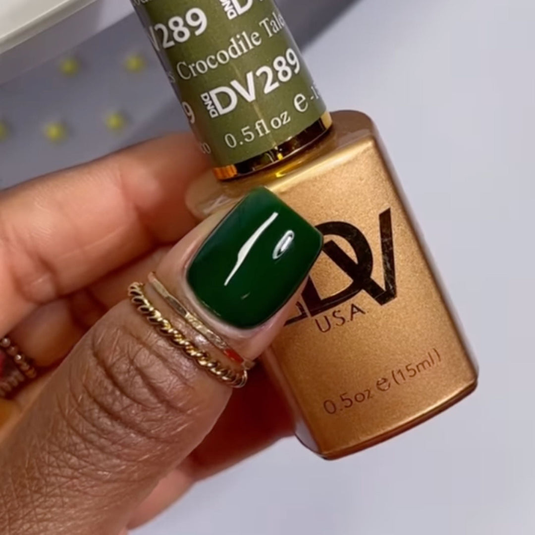 DND Diva #289 Crocodile Tales – nail swatch 5