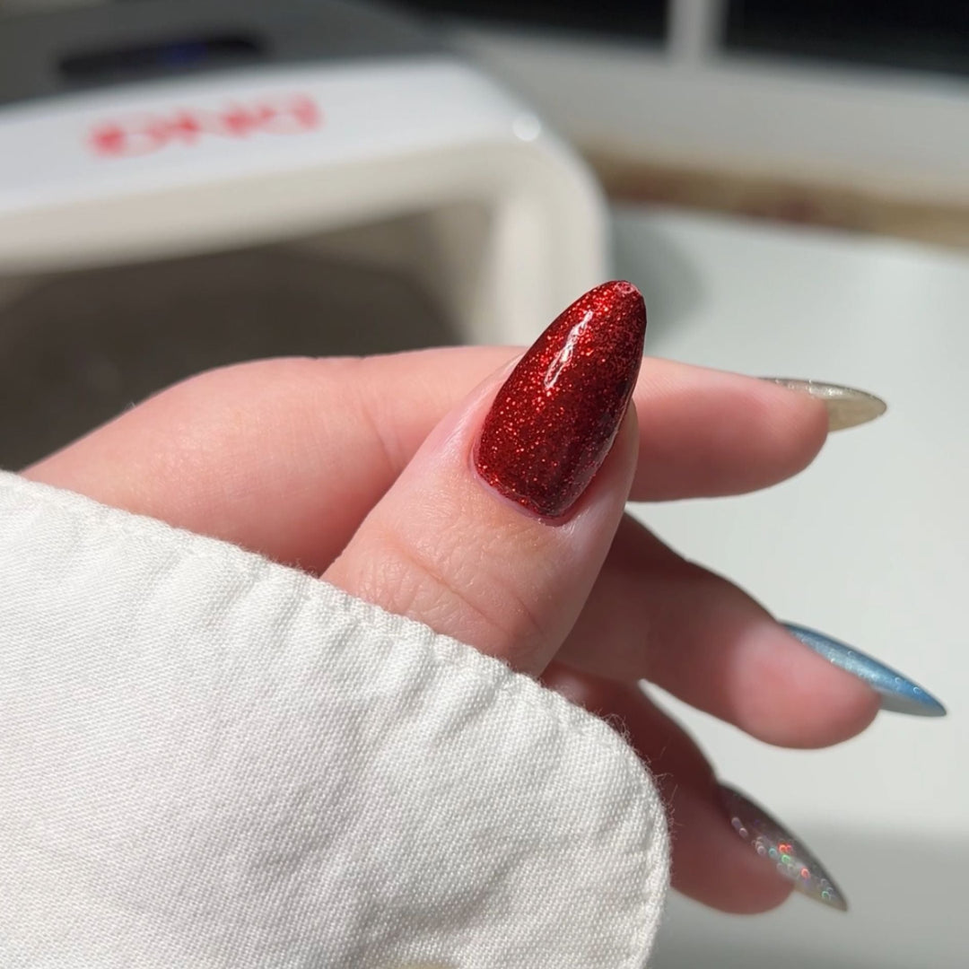 DND Diva #35 Sip N' Glitz – nail swatch 4