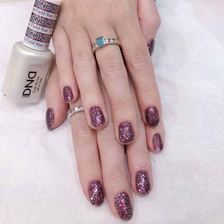 DND Gel #409 Grape Field Star – nail swatch