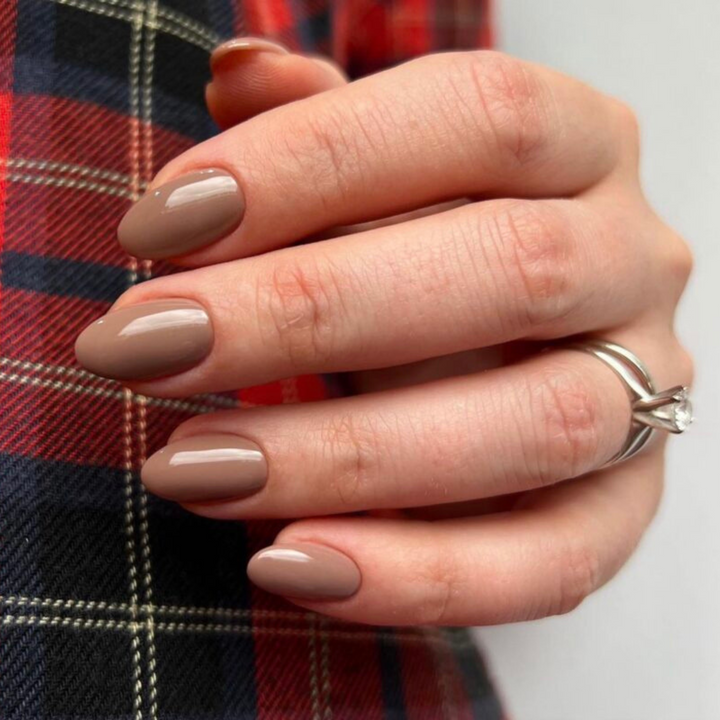 DND Gel #418 Butternut Squash – nail swatch 3