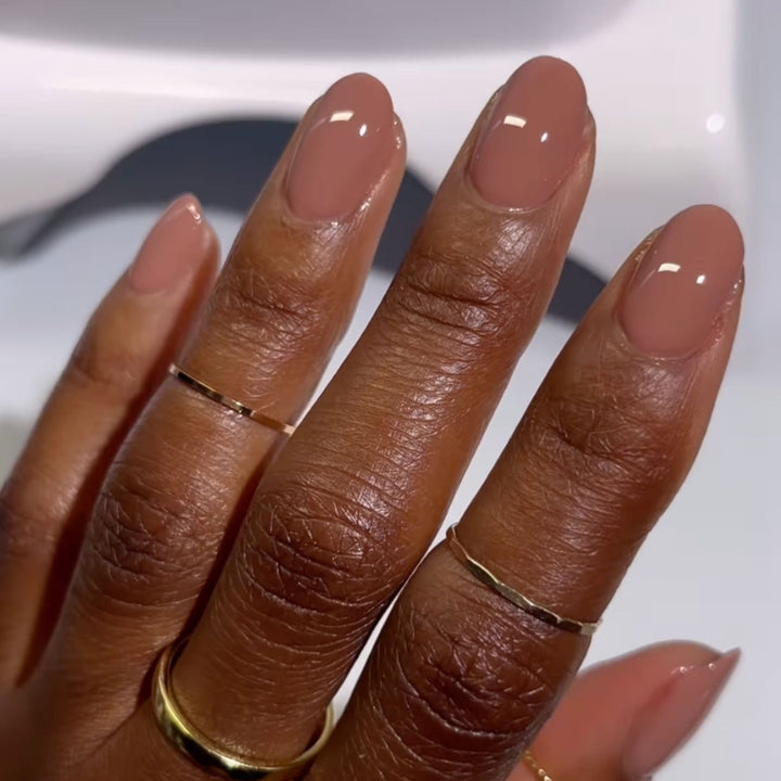 DND Gel #418 Butternut Squash – nail swatch 2