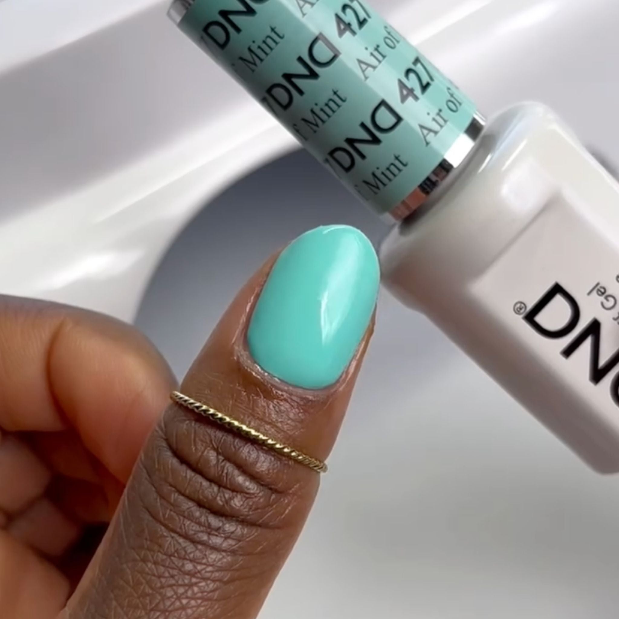 DND #427 Air Of Mint – Gel & Lacquer Duo – Sunshine Nail Supply